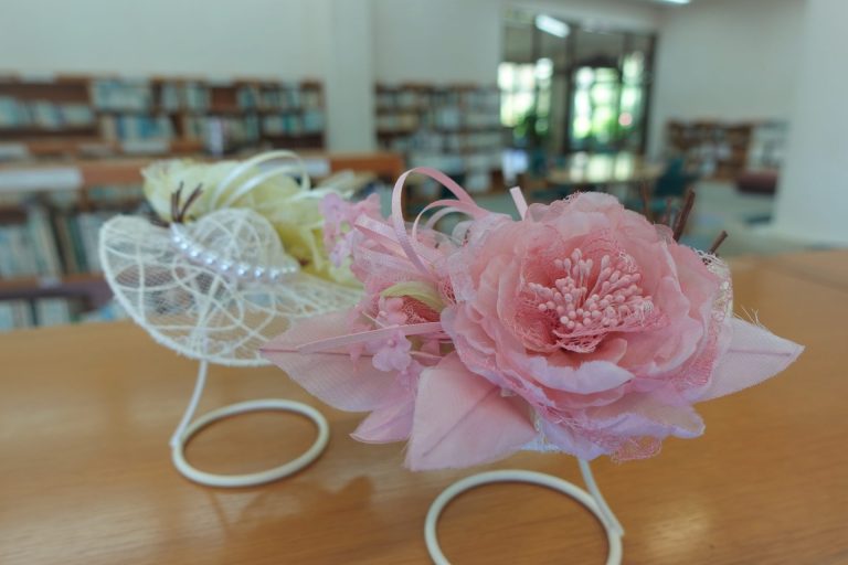 カルチャー教室「帽子型スタンドに手作りの布花ミニブーケをアレンジ」